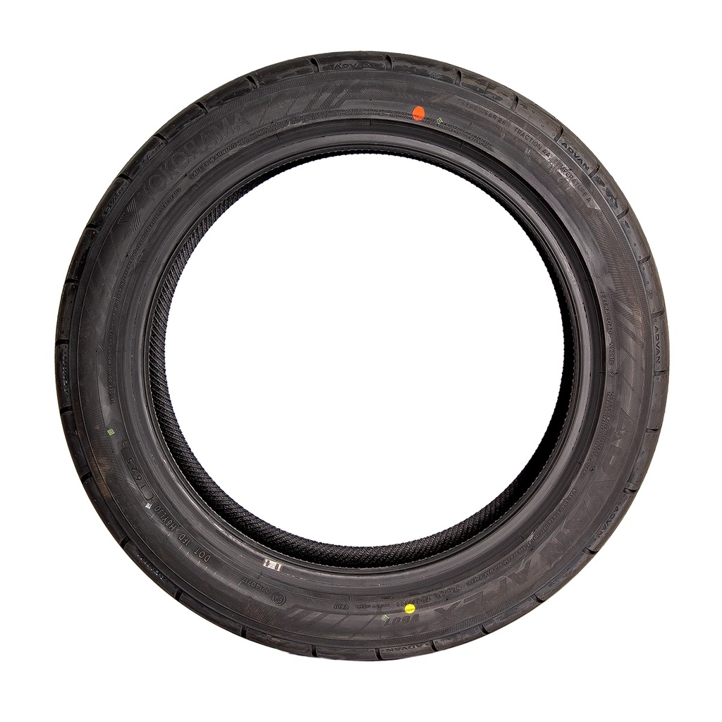 Llanta P 325/30 R19 105Y Yokohama ADVAN APEX V601